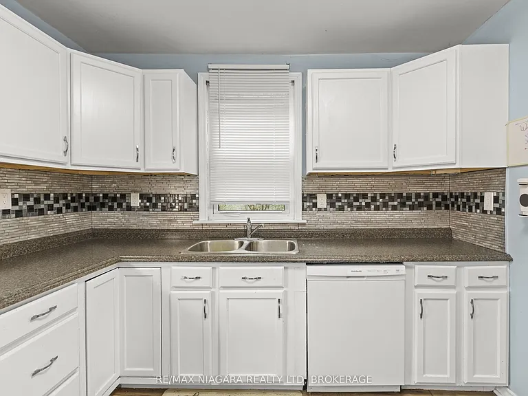 32 Page St — Photo 13