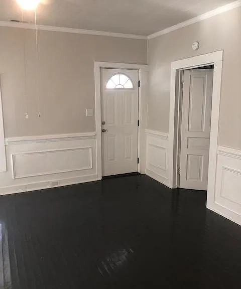117 E Henderson St — Photo 16