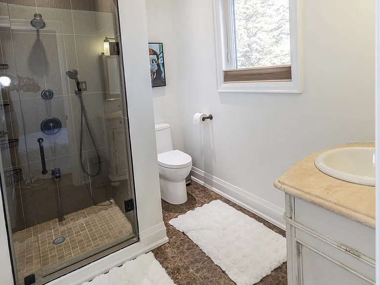 60 Belvedere Dr — Photo 35