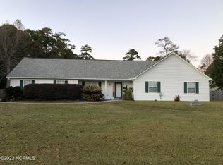 307 Divot Ct, Swansboro, NC 28584