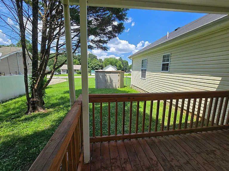 460 Caney Ln — Photo 18