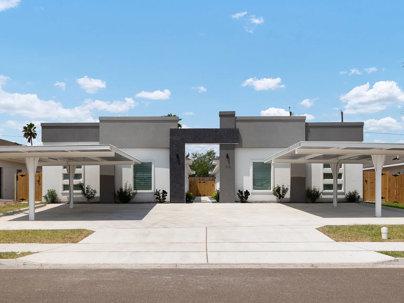 2 bed, 990 sqft, $990 — Photo 1