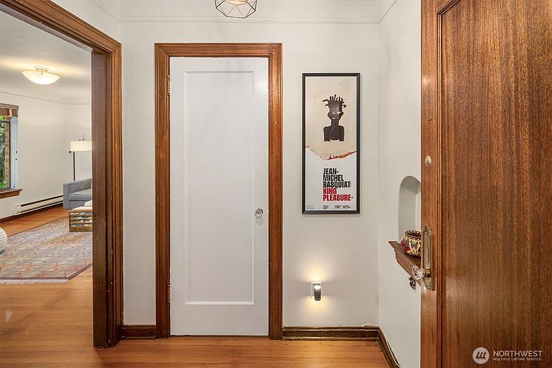 2nd image of 3121 Franklin Avenue E #2