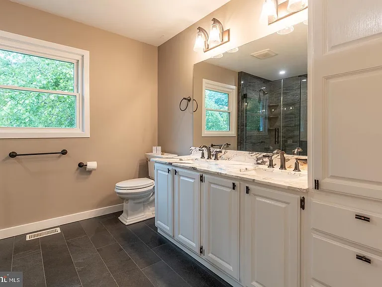 56 W Windrose Dr — Photo 63