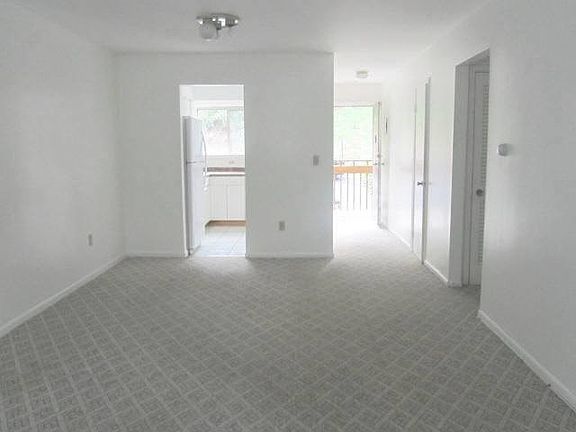 5th image of 26 Cooper Rd APT 705