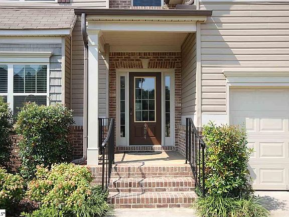 3rd image of 204 Abbey Gardens Ln