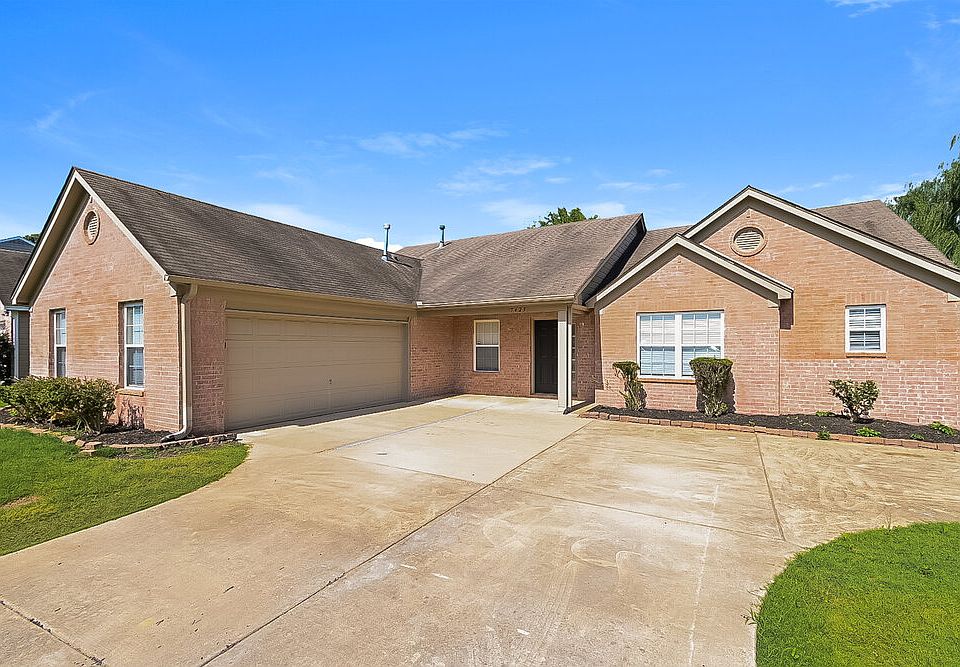 1st image of 7425 Hunters Horn Dr
