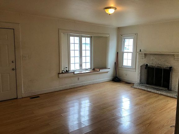 Living room with bay window