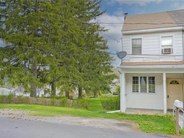 51 Locust St, Tuscarora, PA 17982