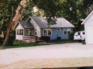 4020 Cole Rd, Independence, MO 64050