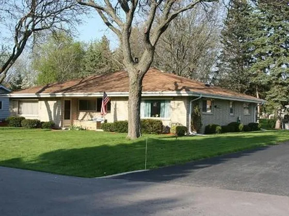 1303-106th, 5642 S 106th St #5644, Hales Corners, WI 53130
