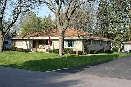 5642 S 106th St Photo 1
