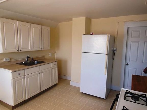 5th image of 38 Hopson Ave Floor 3