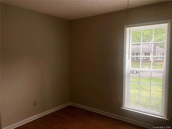5th image of 1520 English Knoll Dr