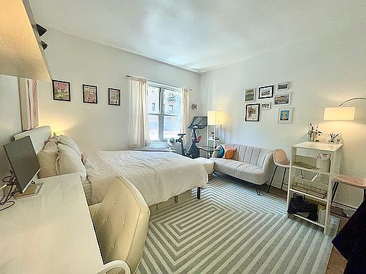 1st image of 343 W 21st St APT 3D
