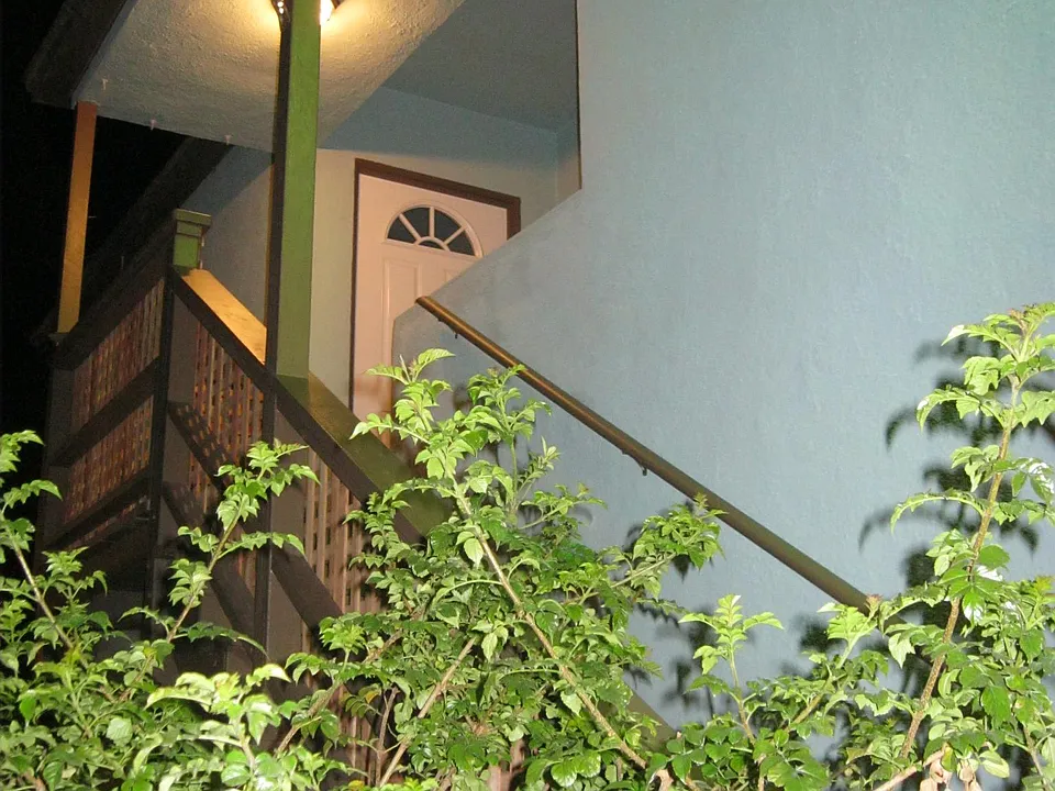 757 1/2 Sunset Ave