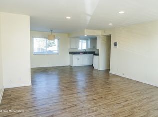 3970 Crown Point Dr #B, San Diego, CA 92109