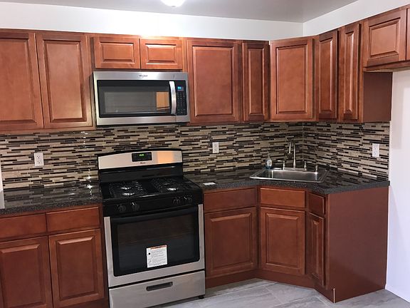 4th image of 606 56th St APT 9