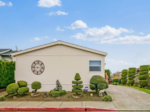 3034 Hazelgrove St NE, Salem, OR 97305