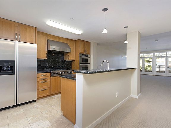 2nd image of 5440 La Jolla Blvd #E306