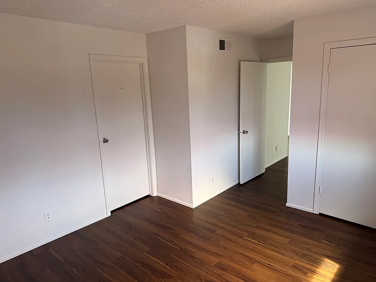 3469 N Fremont Ave #201 — Photo 1