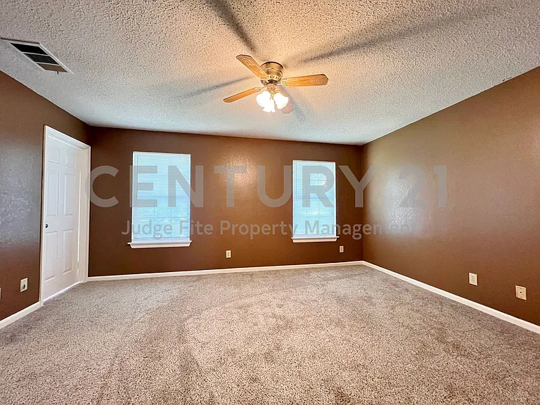 2019 Longmeadow Ct — Photo 16
