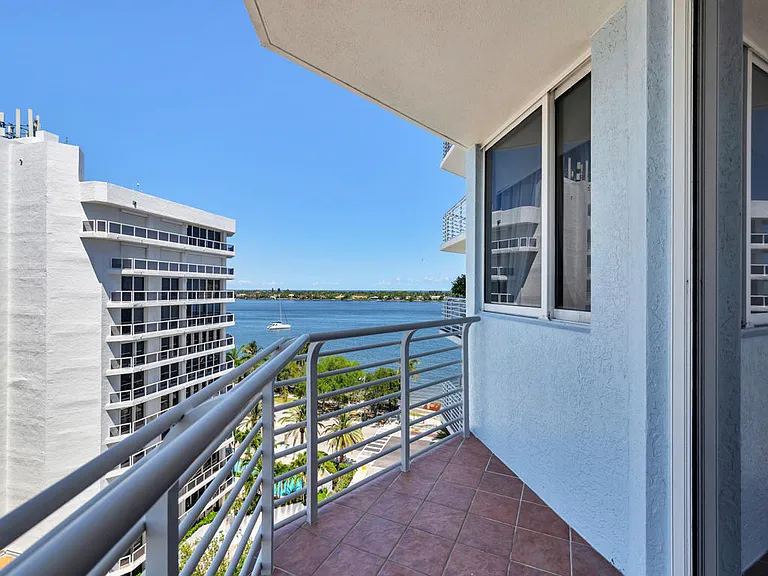 1551 N Flagler Dr #903 — Photo 16