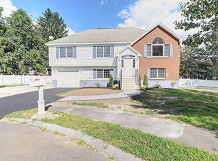 8 Mikaila Way, Woburn, MA 01801