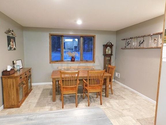 5th image of 178 32nd St NE