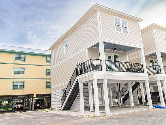 2nd image of 951 W Lagoon Ave