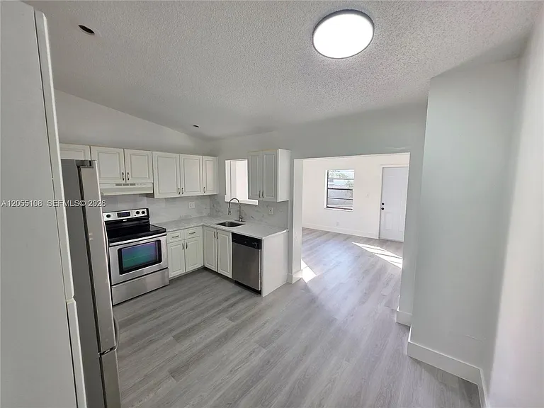 5307 NW 93rd Ave — Photo 4