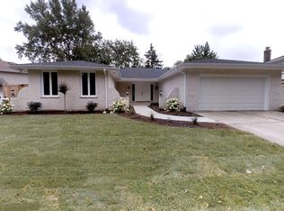 913 Lancaster Ave, Downers Grove, IL 60516