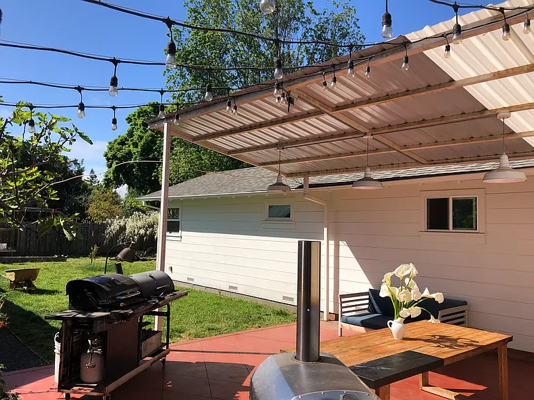 1052 Vallejo St — Photo 5