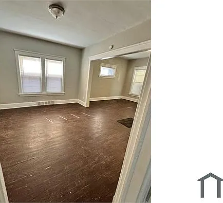 1057 E 146th St #1 — Photo 3