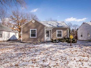 932 S 4th Ave, Washington, IA 52353