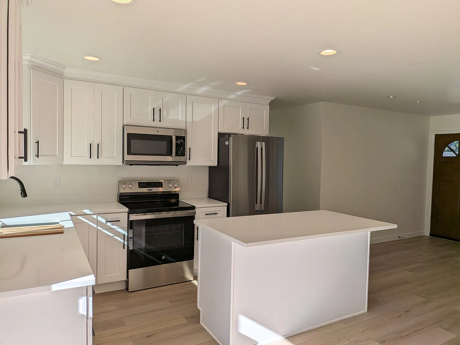 3 bed, 1150 sqft, $3,150 — Photo 4