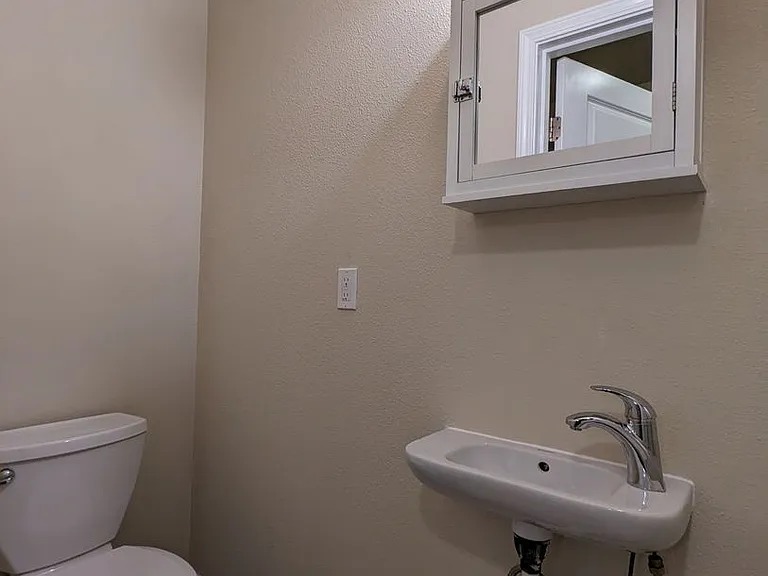 307 Main St #4 — Photo 9