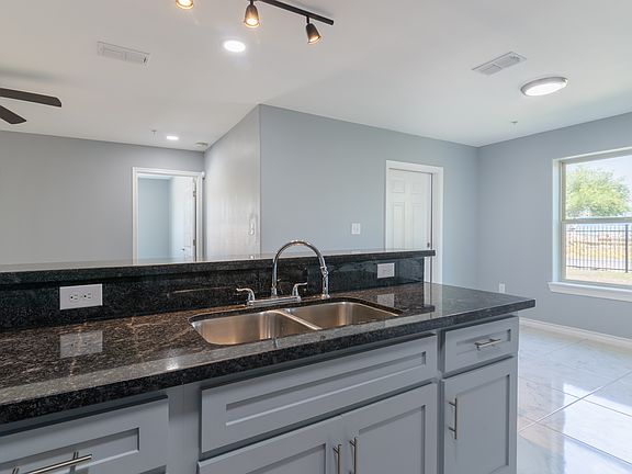 5th image of 1456 N Minnesota Ave #4