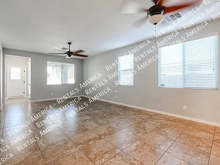 41192 W Rio Bravo Dr — Photo 10