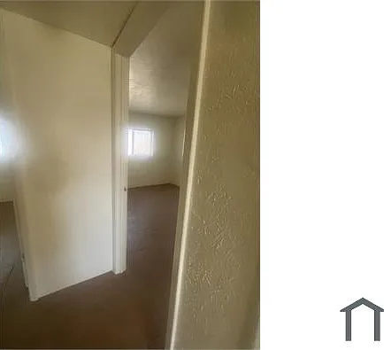 127 Garcia St NE #B — Photo 4