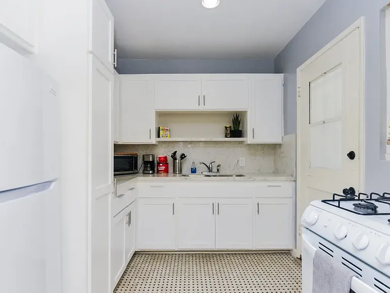 401 S Rodeo Dr #F2 — Photo 10