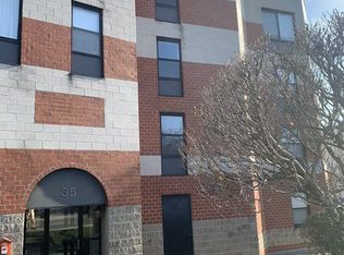 35 Vine St APT 203, Winchester, MA 01890