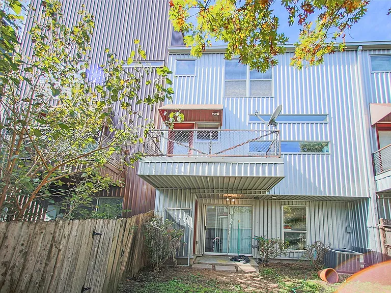 6913 Yellowstone Way Dr — Photo 22