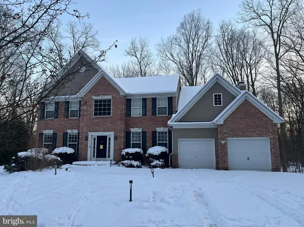 2213 Merlot Ln, East Stroudsburg, PA 18302