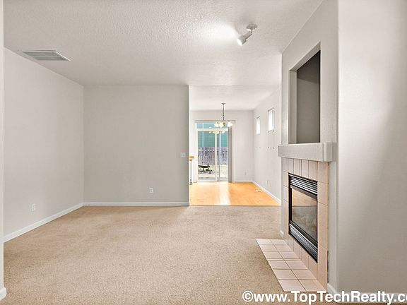 5th image of 471 NE 55th Ave