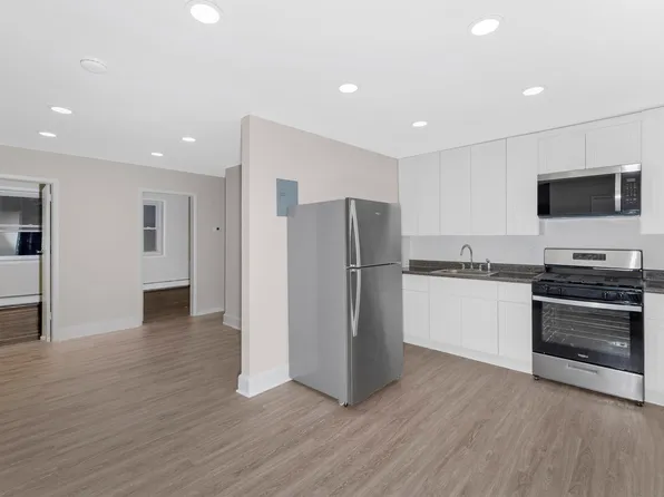 423 Avenue C image 1 of 10