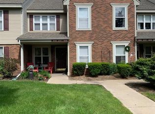 1649 Emerson Cir, Rochester, MI 48307
