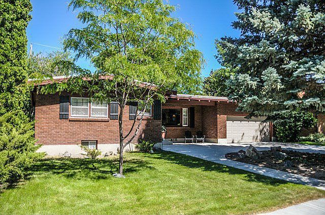 1st image of 282 Evergreen Dr
