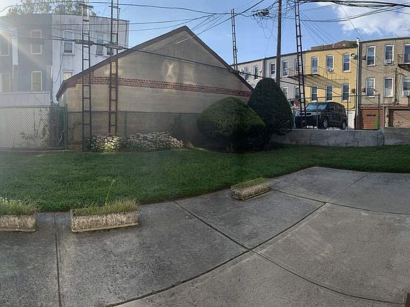 2nd image of 5016 42nd St