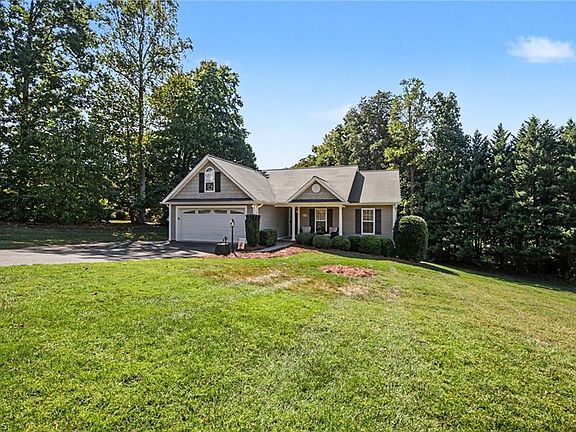 5th image of 848 Ridge View Ter